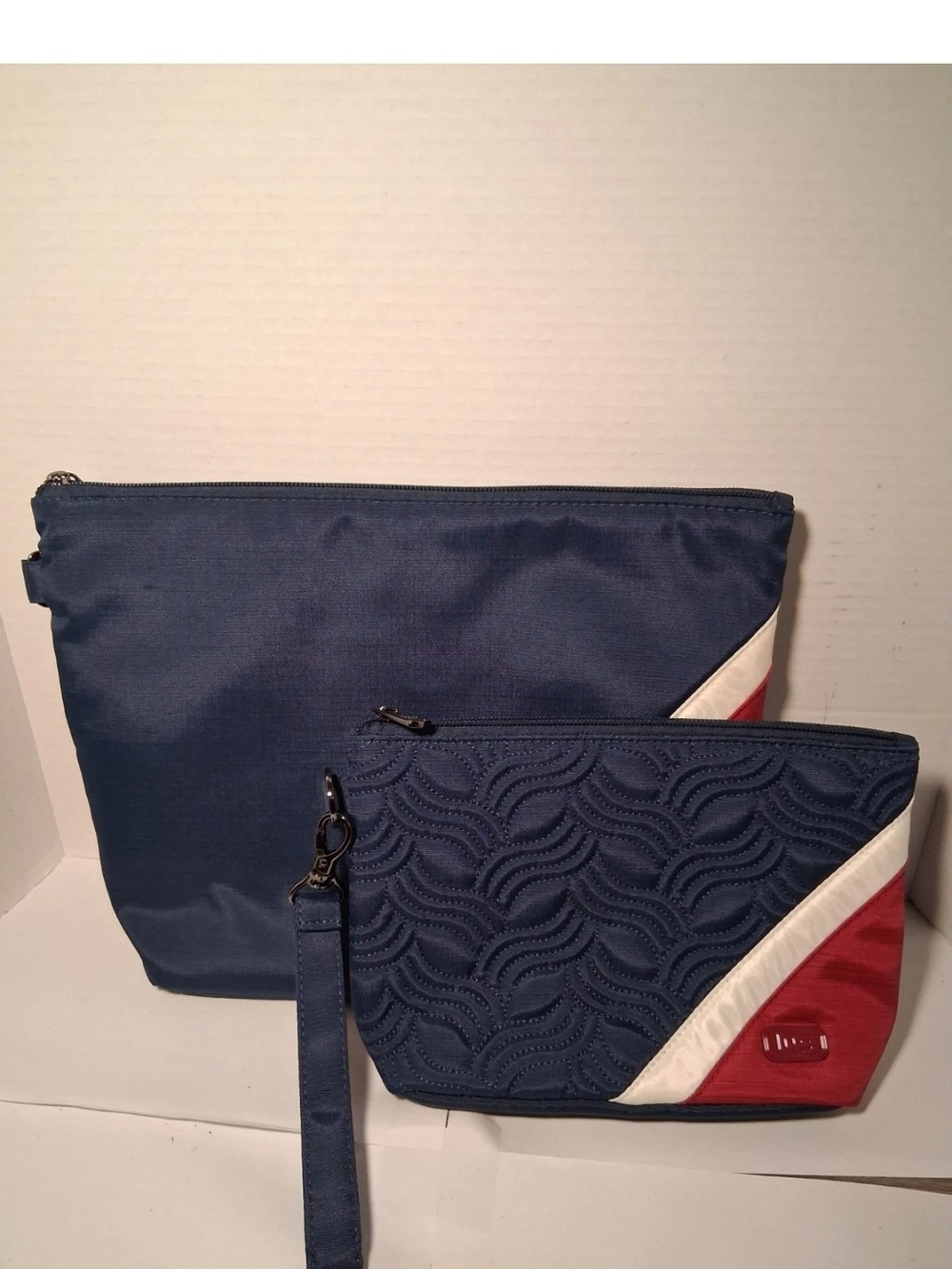 LUG Paddle Zipper Wristlet Pouches Set Of 2 Red White & Blue NWOT Travel Bags